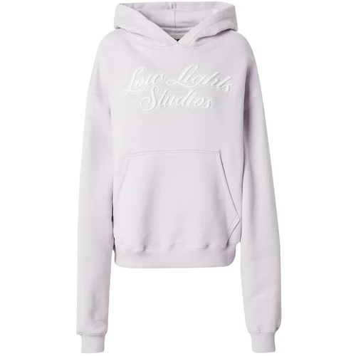 Low Lights Studios Sweater majica 'SHUTTER' pastelno ljubičasta / bijela