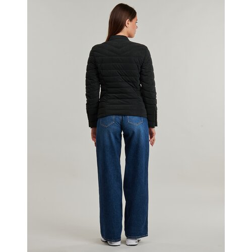 Guess Puhovke NEW VONA STRETCH JACKET Črna Slike