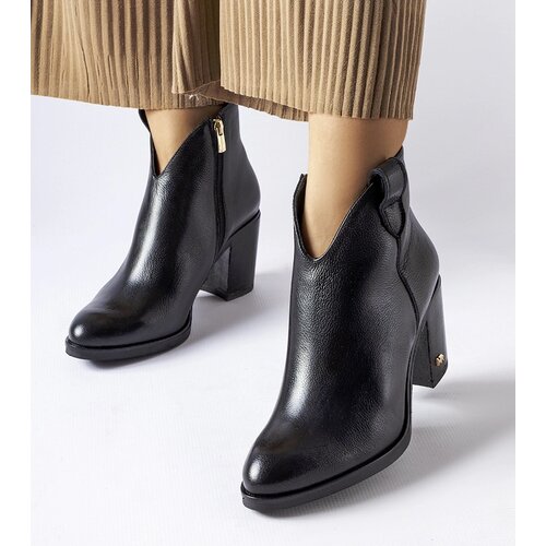 Gemre Black leather insulated ankle boots Karino Cene