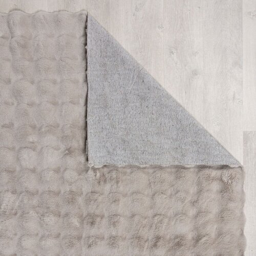 Flair Rugs Svetlo sivo sintetično krzno 180x290 cm Waffle Faux Fur &amp;ndash; Slike