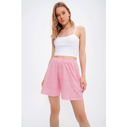 Trend Ala&amp;ccedil;atı Stili Women&amp;#039;s Pink Floral Patterned Pocket Shorts Slike