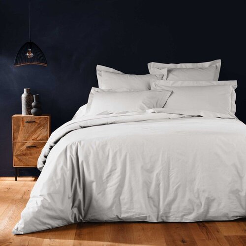 Douceur d int&amp;eacute;rieur Bela bombažna prevleka za odejo za zakonsko posteljo/podalj&amp;scaron;ana 240x220 cm Lina &amp;ndash; Slike