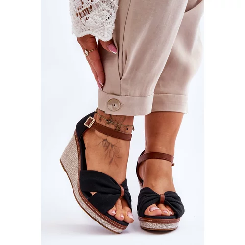 Kesi Women's Wedge Sandals Black Daphne