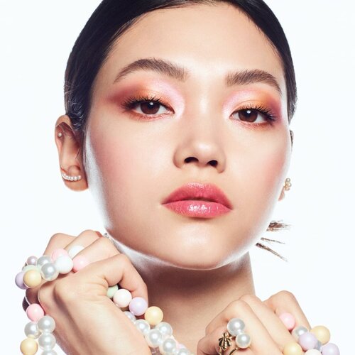 Guerlain M&amp;eacute;t&amp;eacute;orites Light Revealing Pearls of Powder tonirani biseri za obraz odtenek 02 Cool / Ros&amp;eacute; 20 g Slike