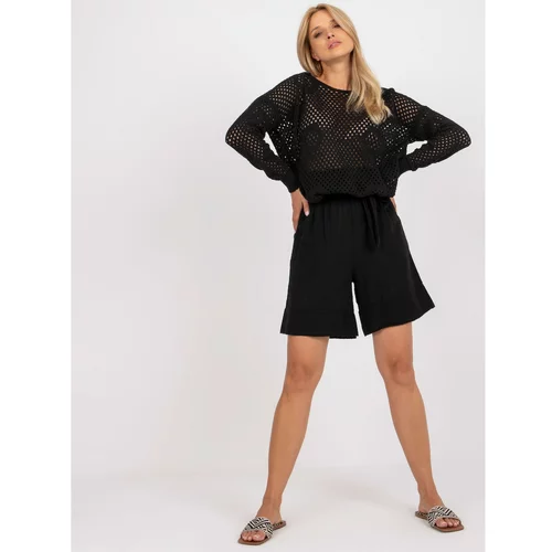 Fashion Hunters Black cotton casual shorts with a belt OCH BELLA