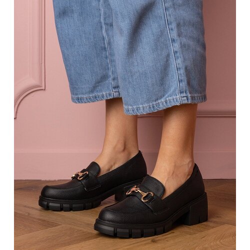 Gemre Black low-heeled shoes with a gold ornament Marela Cene