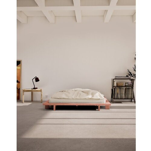 Karup Design Svetlo rožnata zakonska postelja iz masivnega bora z letvenim dnom 180x200 cm Japan &amp;ndash; Slike