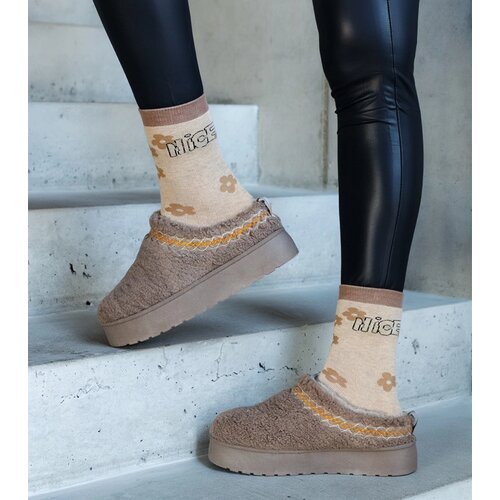 Gemre Brown platform snow boots with low shaft and embroidered Greene pattern Cene