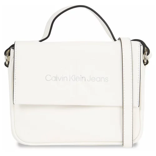 Calvin Klein Jeans Ročna torba Sculpted Boxy Flap Cb20 Mono K60K610829 Bela