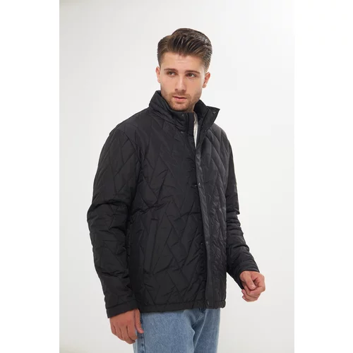 River Club Men's Black Waterproof And Windproof Stand Up Collar Quilted Patterned Coat.