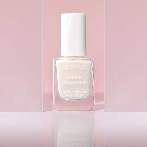 Catrice Sheer Beauties Strengthening Nail Polish lak za krepitev nohtov odtenek 010 Milky Not Guilty 10.5 ml Slike