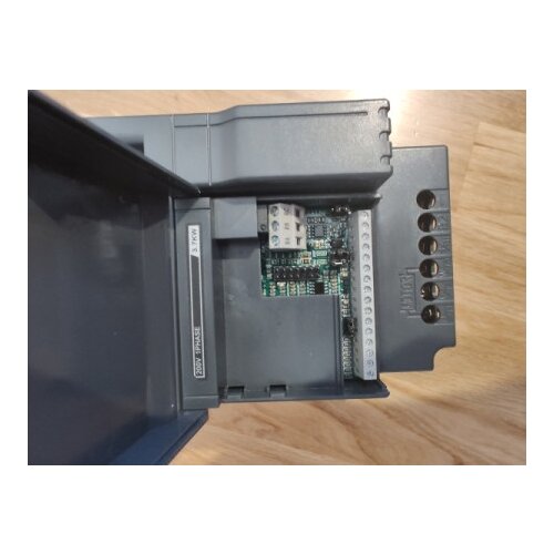 Nietz nz2200-03r7g, 1ph 220v output: 3ph 220v 16a, 3,7kw inverter Cene