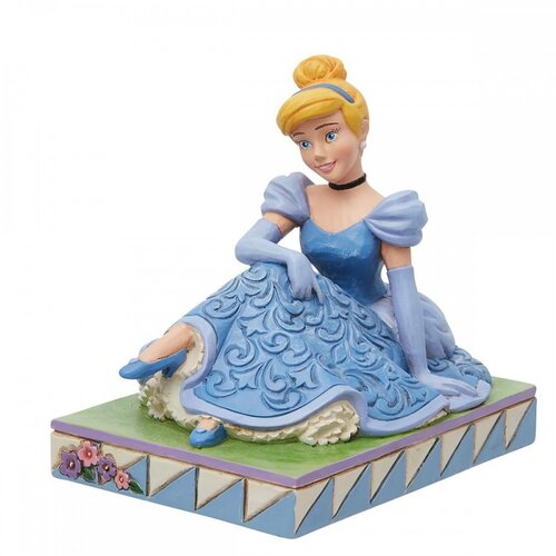 Enesco Compassionate & Carefree (Cinderella Figurine) ( 060010 ) Slike