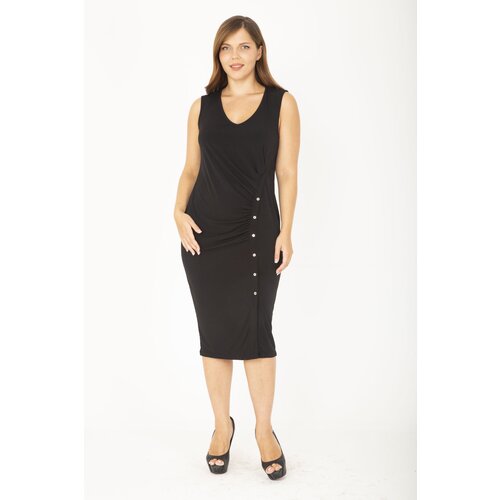 Şans Women's Plus Size Black V-Neck Dress with Small Metal Buttons in the Front Cene