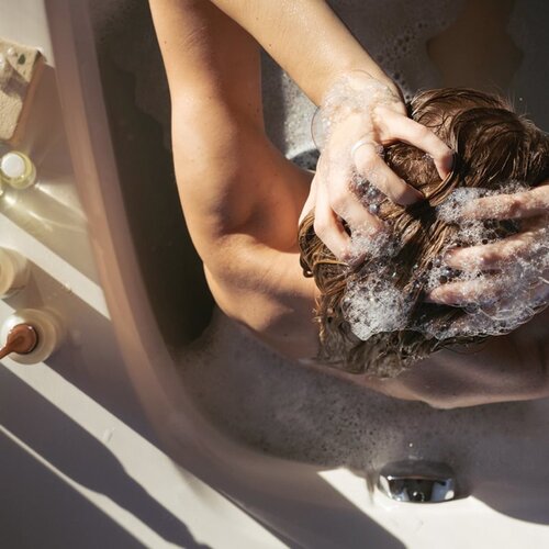 Aveda Rosemary Mint Weightless Conditioner nježan njegujući regenerator za sjajnu i mekanu kosu 250 ml Slike
