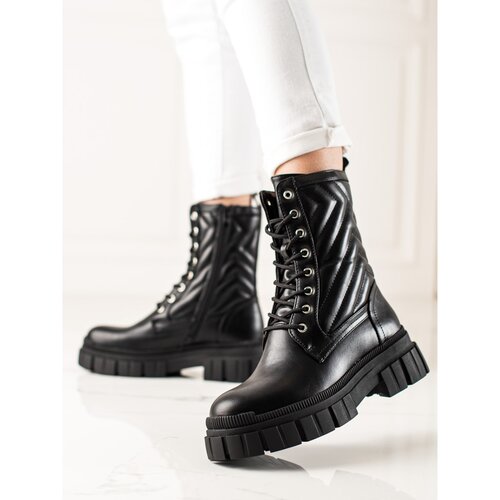 DIAMANTIQUE TRAPPERS WITH QUILTED PATTERN Cene