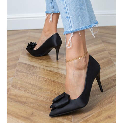 D/CEO Black satin pumps with flower Klerita Cene