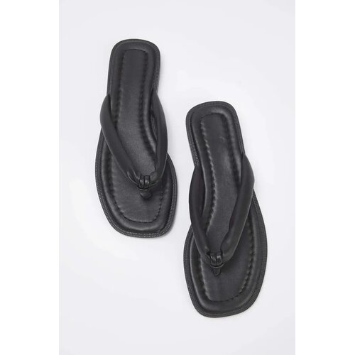 Trendyol Shoes ženske japanke Takss25Te00066, crne Cene