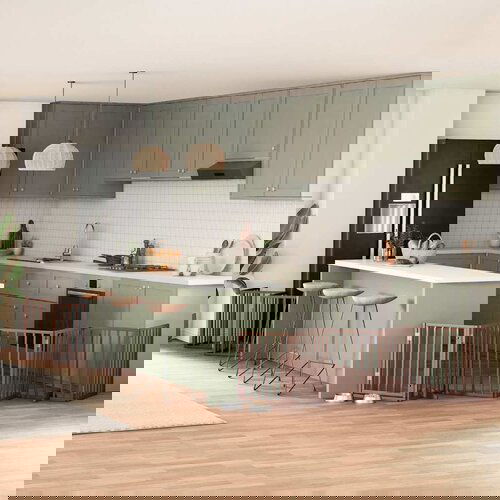 vidaXL Ograda za pse z vrati zložljiva 15 panelov rjava 750 cm les Cene