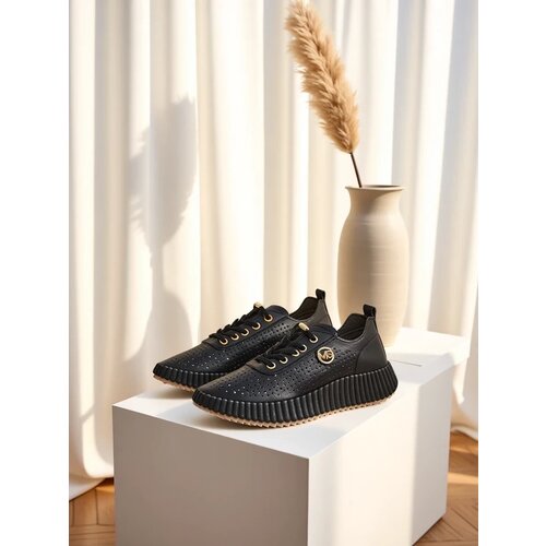 Resti Women's sporty perforated sneakers Jovenes Cene
