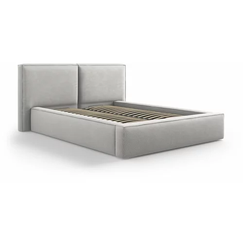 Cosmopolitan Design Svetlo siva oblazinjena zakonska postelja s prostorom za shranjevanje in letvenim dnom 140x200 cm Arendal –