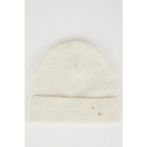  Women's Knitted Beanie