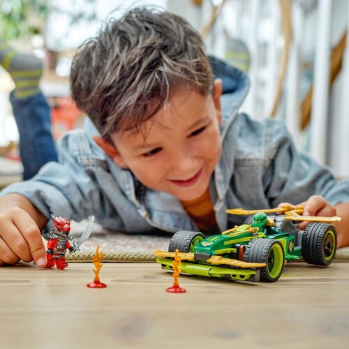 Lego LEGO&amp;reg; NINJAGO&amp;reg; - lloydov dirkalni avtomobil na poteg (71828) Slike