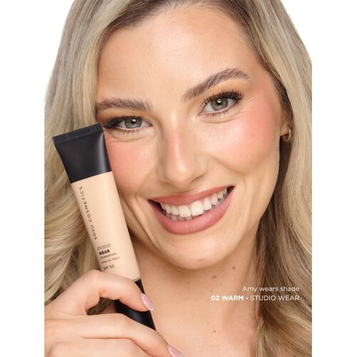 SOSU Cosmetics Studio Wear prekrivni tekoči puder SPF 50 odtenek 02 W 32 ml Slike