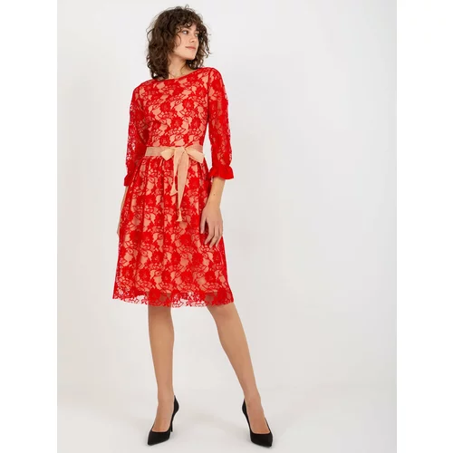 Fashion Hunters lady's elegant lace dress - red