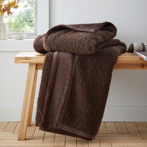 Catherine Lansfield Rjava odeja iz mikropliša 130x170 cm Velvet Boucle – Cene