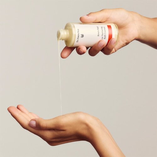 Dr. Hauschka Shower And Bath Rose dodatek za kopel iz vrtnice 100 ml Slike