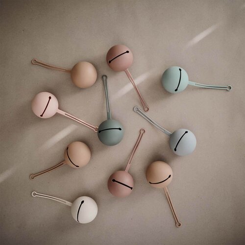 Mushie Silicone Pacifier Holder Case &amp;scaron;katlica za dudo Powder Blue 1 kos Slike