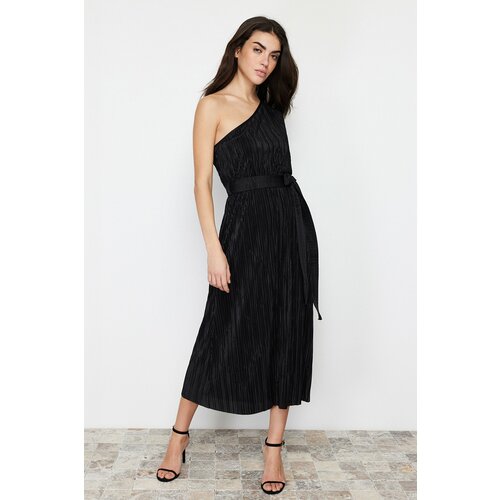 Trendyol Black Belted Pleat Fitted/Fitted Single Sleeve Asymmetric Collar Knitted Midi Dress Slike