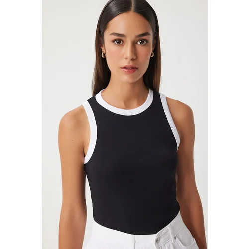 Happiness İstanbul Women's Black Sleeveless Contrast Color Blouse