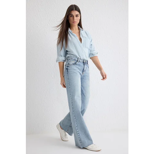 Trendyol Light Blue Cut-Out Normal Waist Wide Leg Jeans