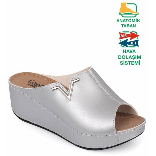 Capone Outfitters Mules - Silver - Wedge Cene