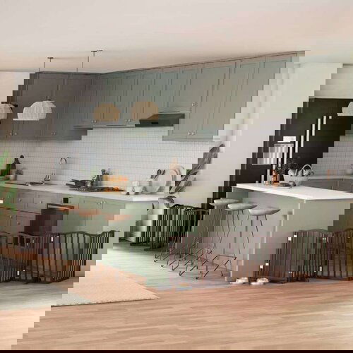 vidaXL Ograda za pse z vrati zložljiva 15 panelov rjava 750 cm les Cene