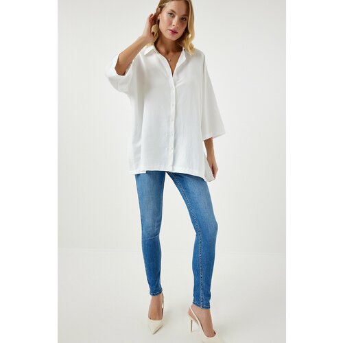 Happiness İstanbul Women's White Slit Soft Textured Knitted Shirt Slike
