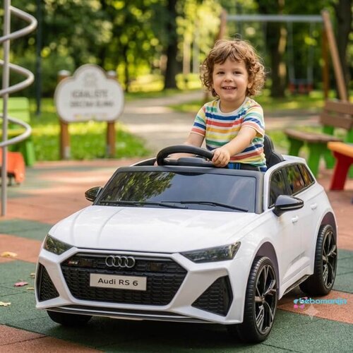  Licencirani Audi RS6 na akumulator 12V sa mekim gumama i kožnim sedi&amp;scaron;tem - Beli Slike