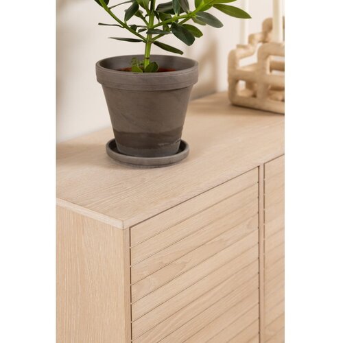 Actona Nizka komoda v hrastovem dekorju v naravni barvi 180x80 cm Linley &amp;ndash; Slike