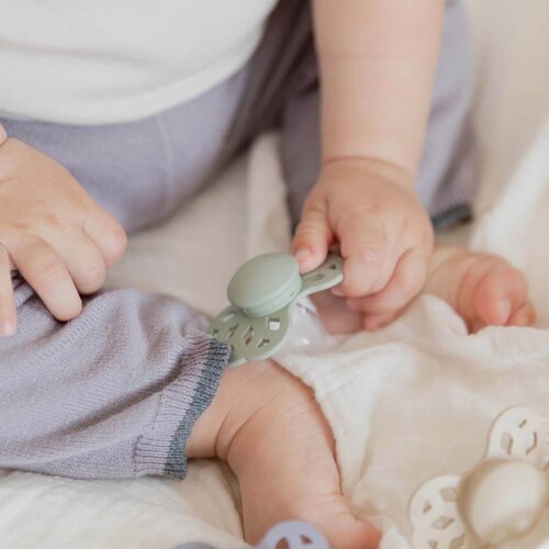 Bibs anatomska duda infinity silicone ivory &amp;amp; sage Slike
