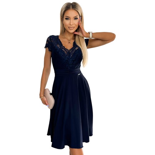 Numoco Chiffon dress with lace neckline Slike