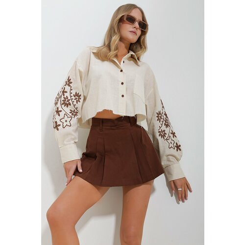 Trend Alaçatı Stili Women's Beige Sleeve Embroidered Single Pocket Crop Shirt Slike