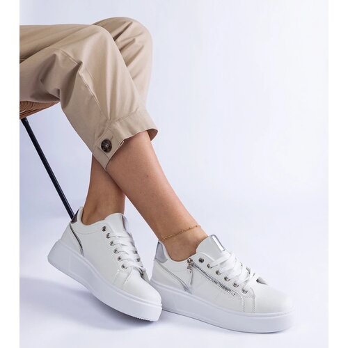 D/CEO White trainers Justar Cene