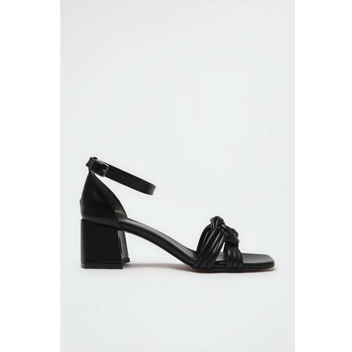 Trendyol Crne ženske klasične cipele na petu crna | bela | siva Slike