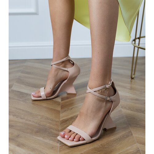 D/CEO Beige sandals with a strap on a geometric wedge Saros Slike