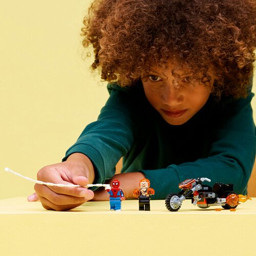 Lego super heroes - spajdermen protiv duha rajdera na motociklu (76335) Slike