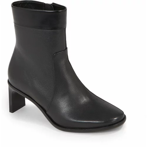 Calvin Klein Škornji Curved Stil Ankle Boot 55 HW0HW01889 Ck Black BAX