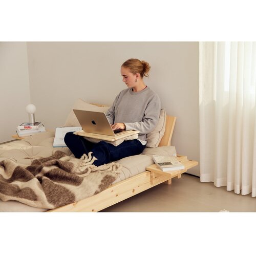 Karup Design Rjava zakonska postelja iz masivnega bora z letvenim dnom 160x200 cm Social &amp;ndash; Slike