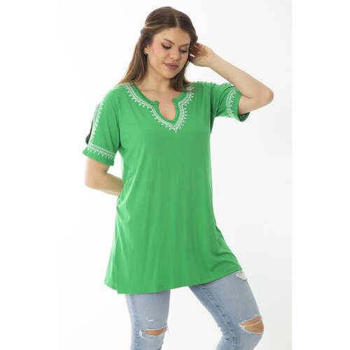Şans Women's Plus Size Green Collar And Sleeves Embroidery Detail Decollete Blouse Cene